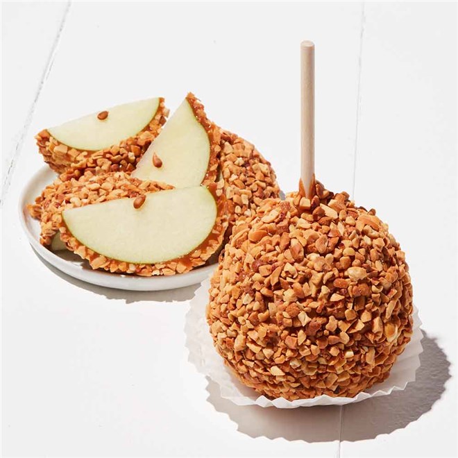 gourmet-peanut-caramel-apple